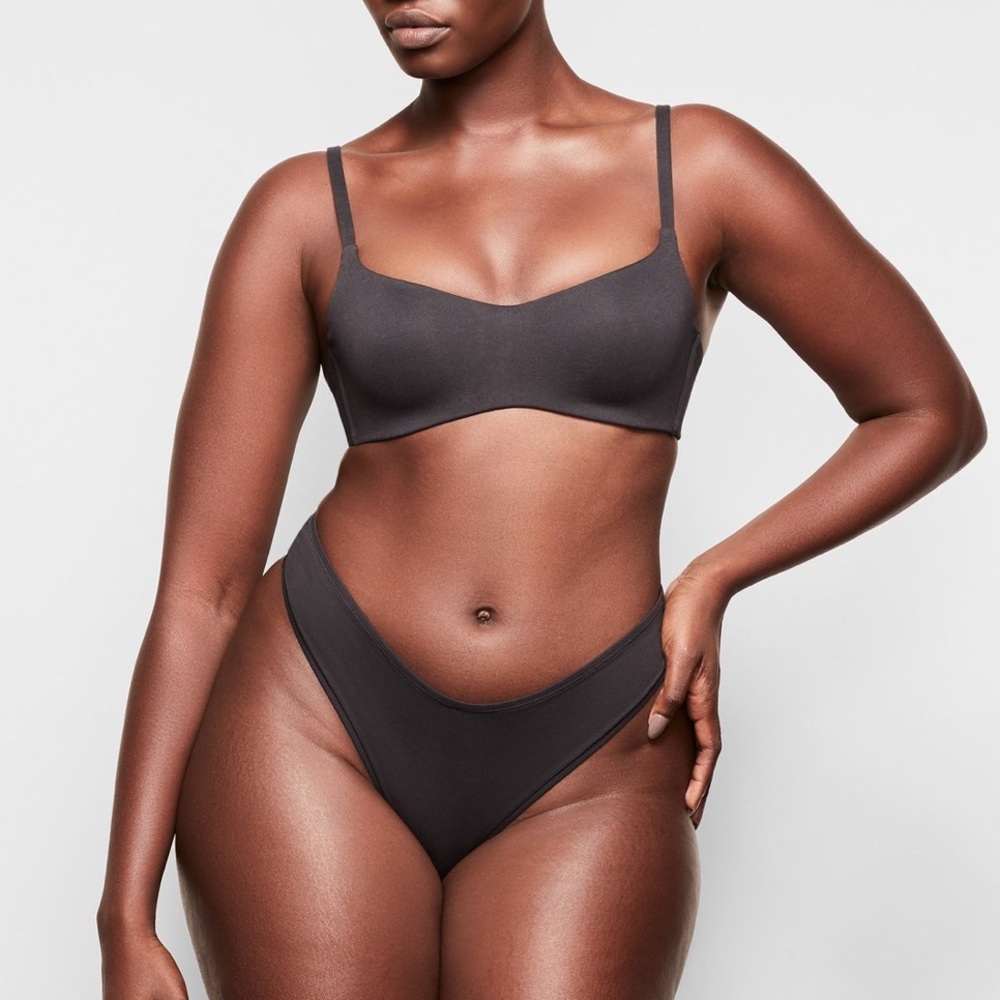 SKIMS Molded Bra